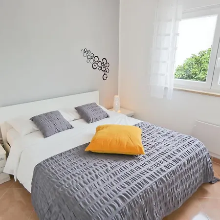 Apartmán White
